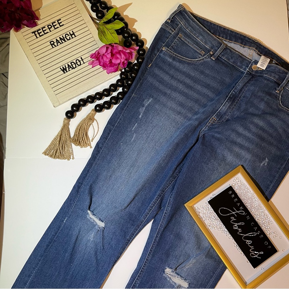H&M Curvey Jegging new without tags